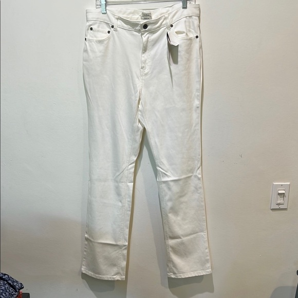 NWT L.L. Bean White Straight Jeans Classic Fit Size 12 - Picture 1 of 6